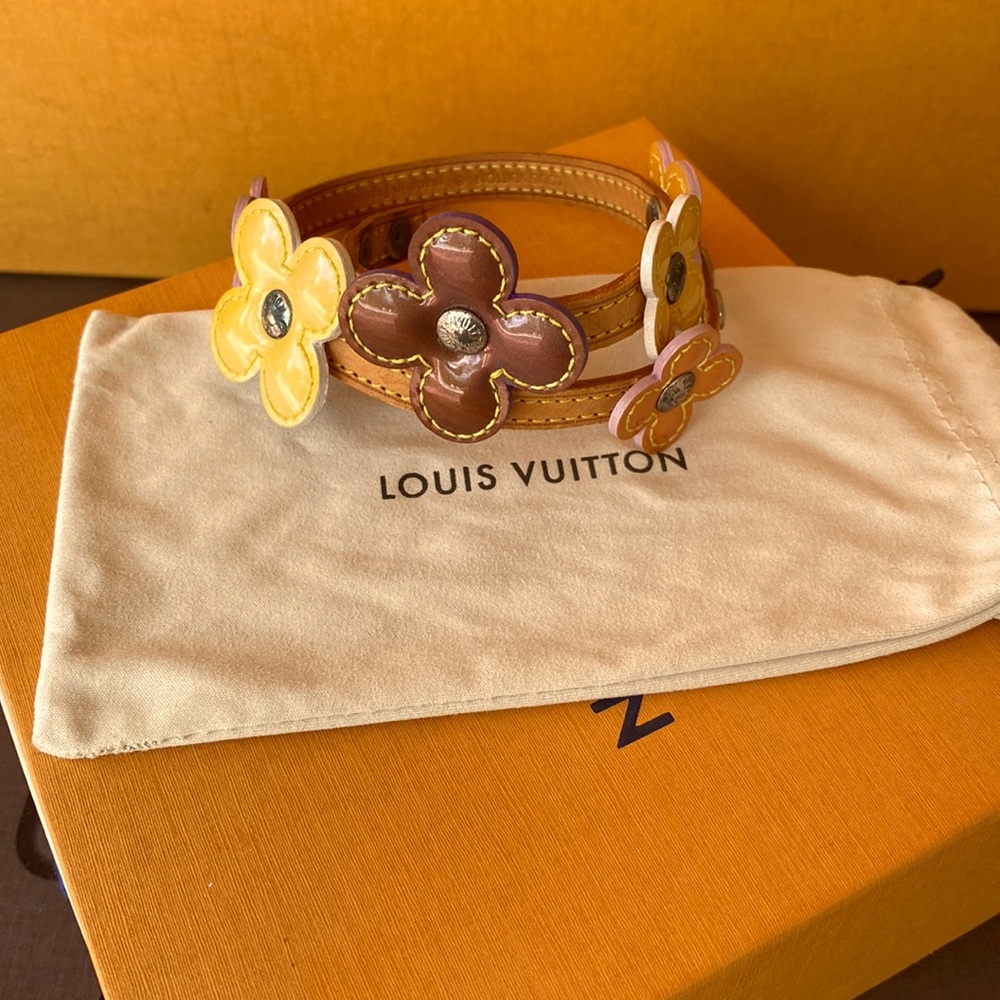 Authentic Louis Vuitton Vernis Lexington flowers Bracelet Choker Cuff Beautiful
